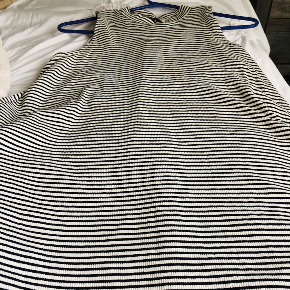 Dress - Picture 3 of 5